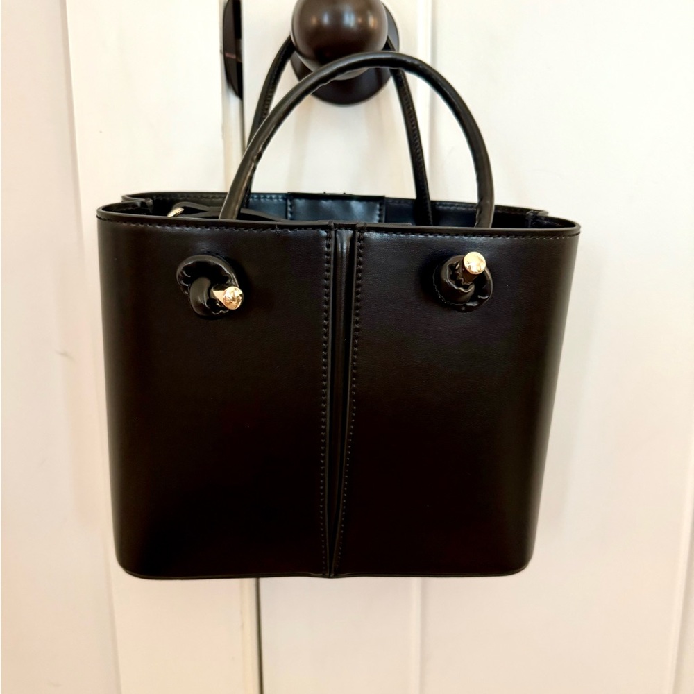 Zara Black Handbag excellent condition